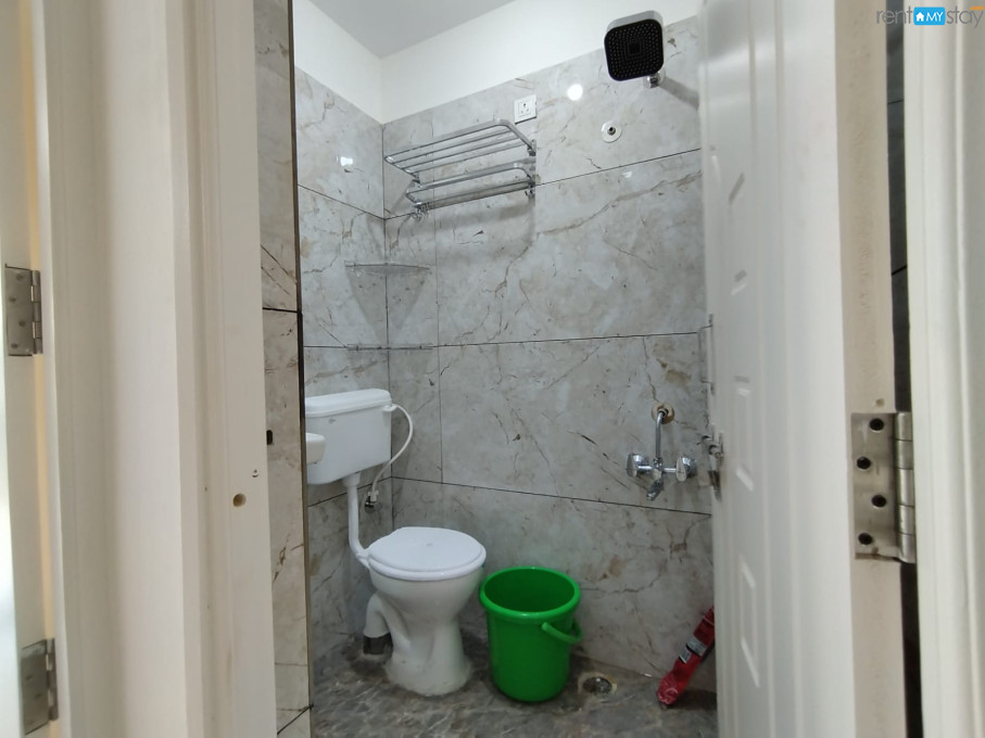 prop_17456691161