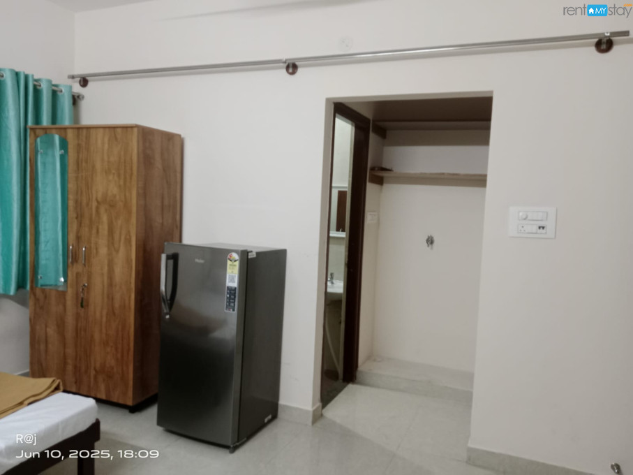 prop_17495601990