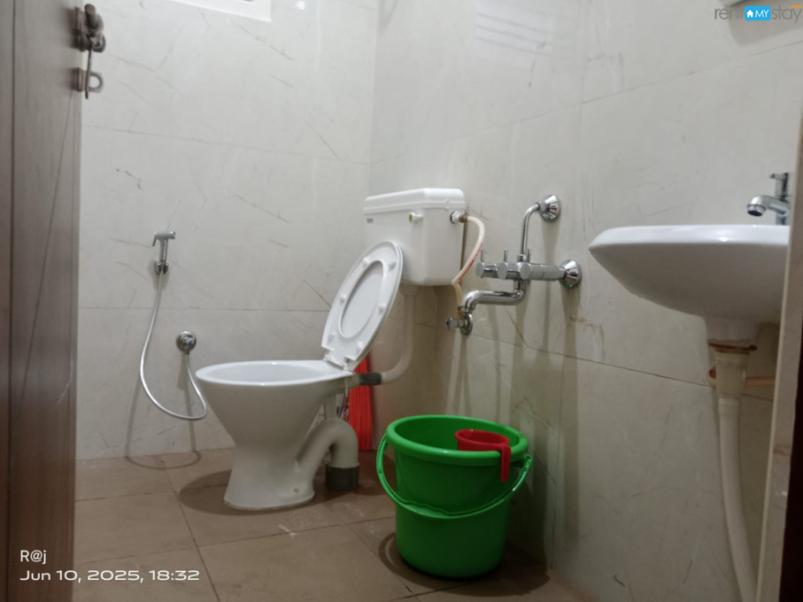 prop_17497116550
